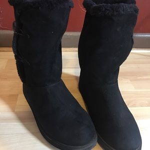 Black boots
